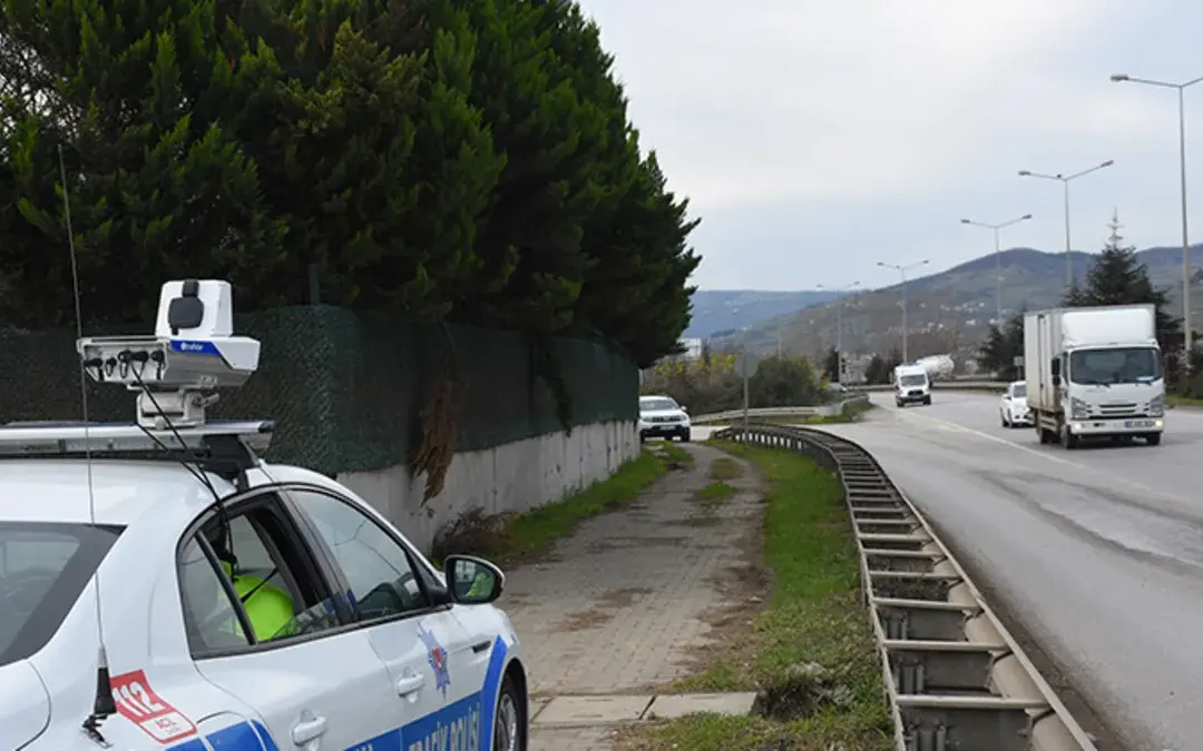 Milyonlarca sürücüyü ilgilendiriyor! Bakanlık yeni dijital uygulamayı devreye aldı: Radar noktaları tek haritada görülebilecek